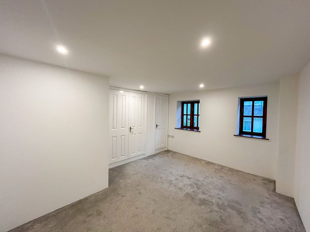 Property photo 3 of 15 Tps 01208 74182 -5