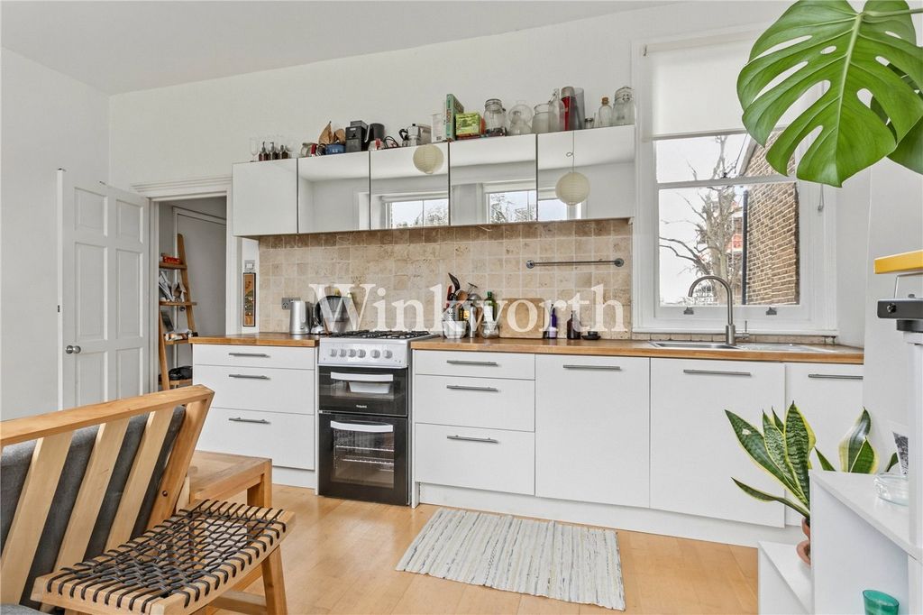 Property photo 3 of 13 Picture No. 18