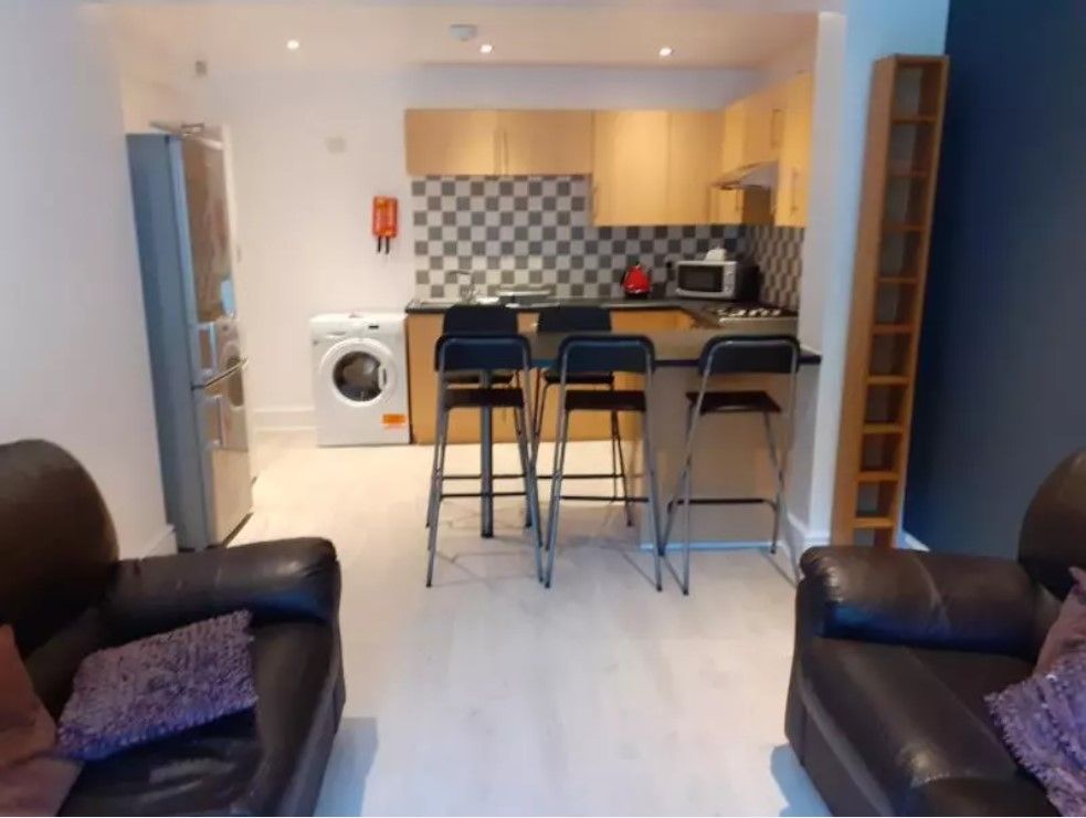 Property photo 3 of 12