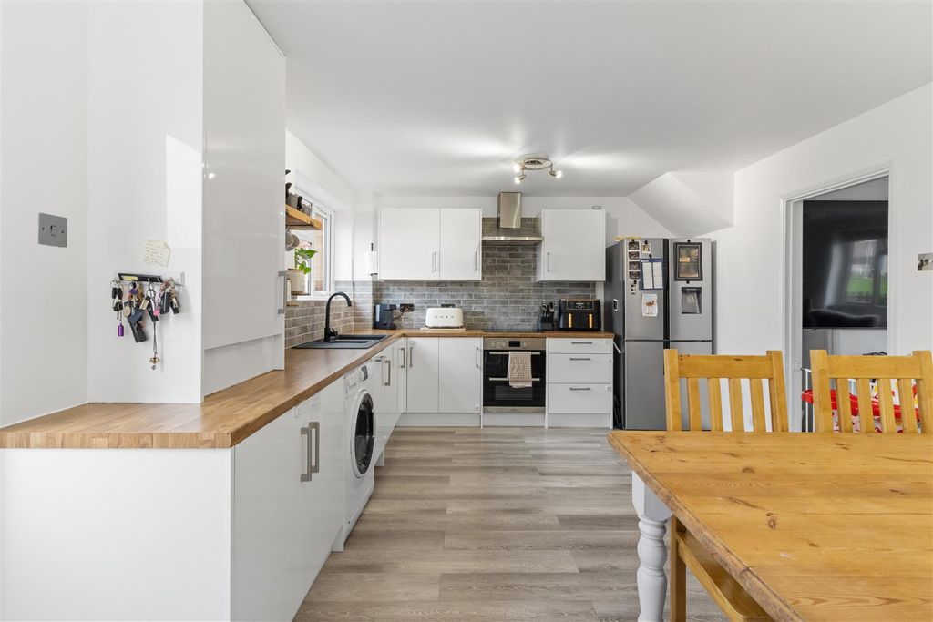 Property photo 2 of 22 Kitchen Diner