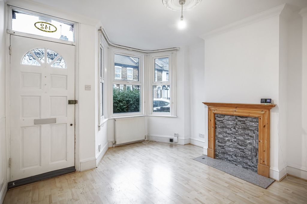 Property photo 3 of 14