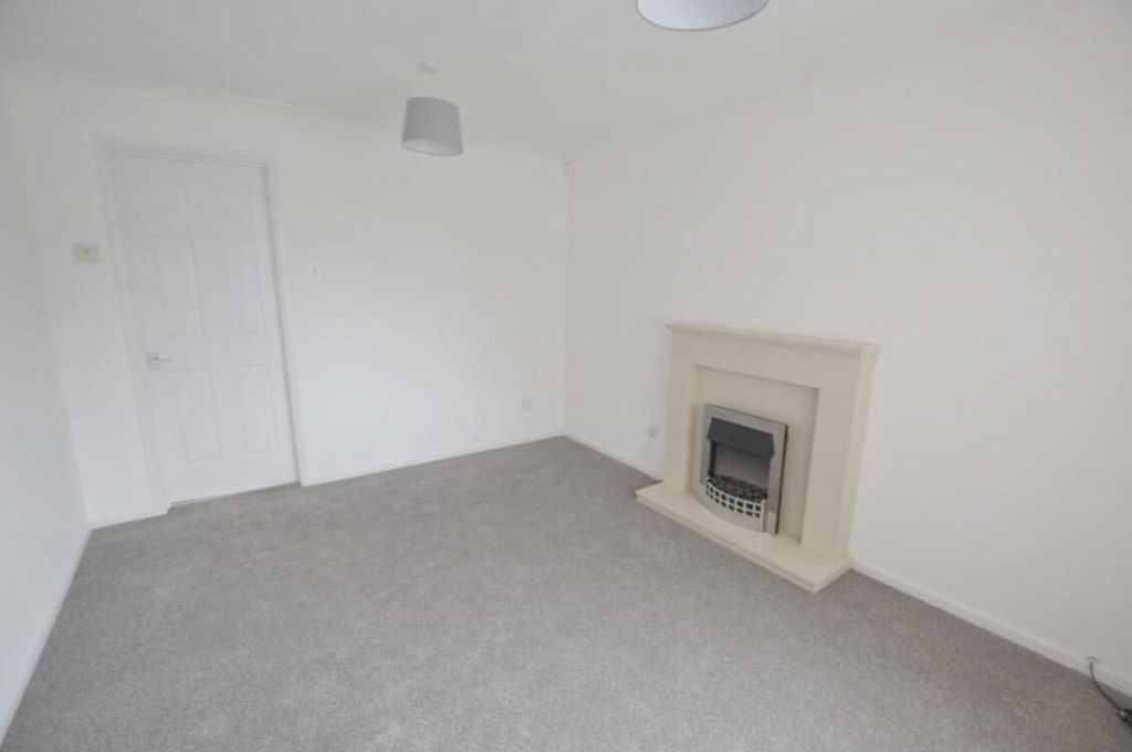 Property photo 3 of 9 Living Room