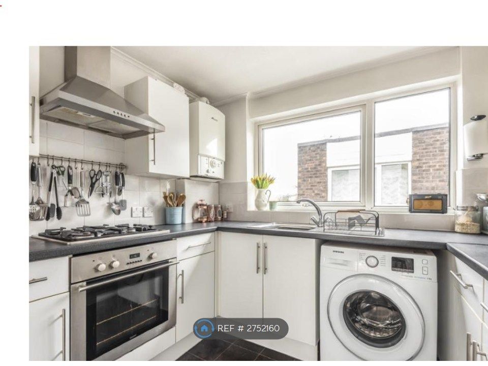 Property photo 2 of 6 Kitchen