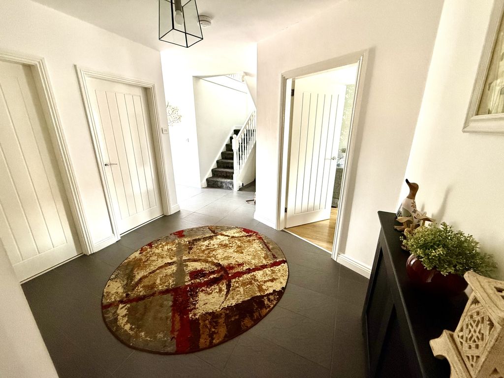 Property photo 3 of 19 Img_9901