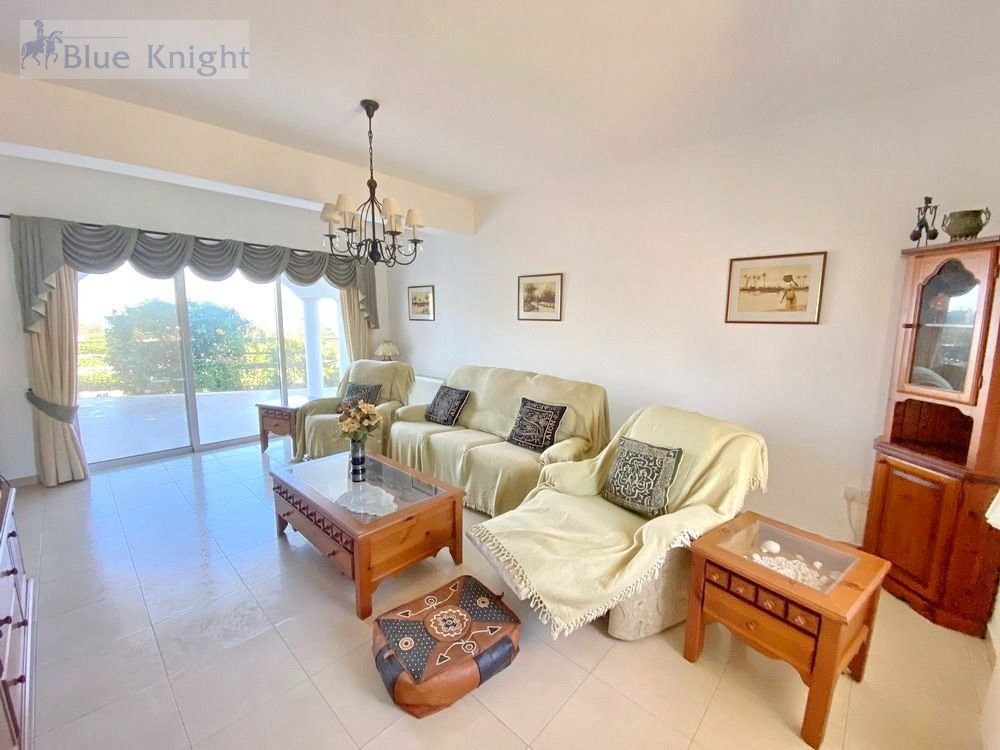 Property photo 2 of 27