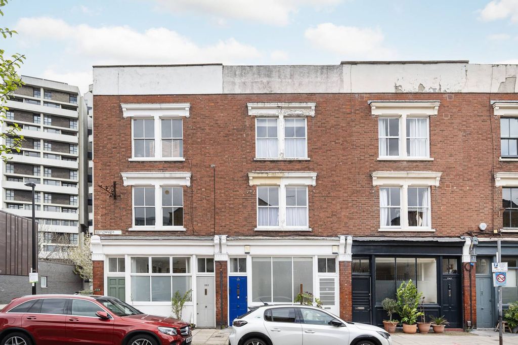 Property photo 1 of 2