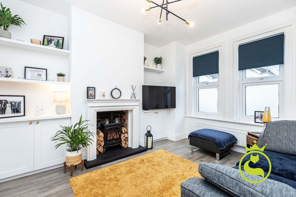 Property photo 3 of 16