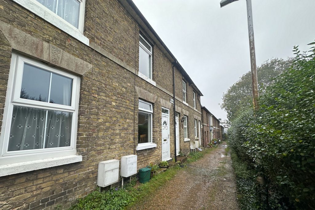 Property photo 1 of 12 Photo 10