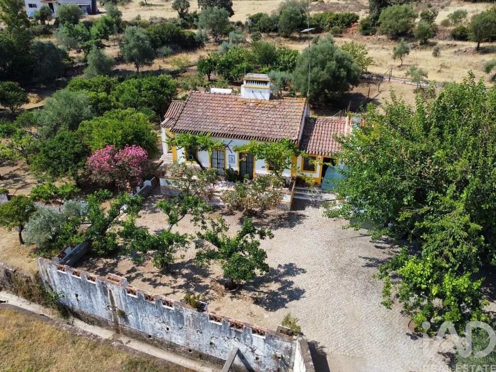 Property photo 2 of 40