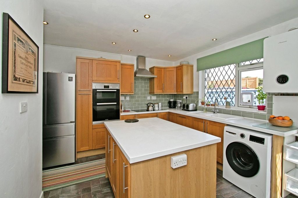 Property photo 2 of 24 Pbox-Img.Jpg