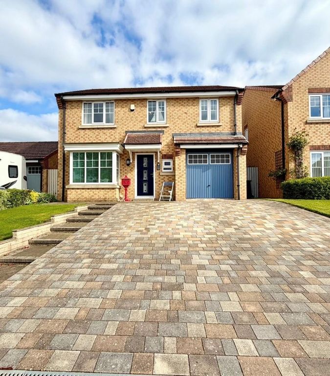 Property photo 1 of 16 External