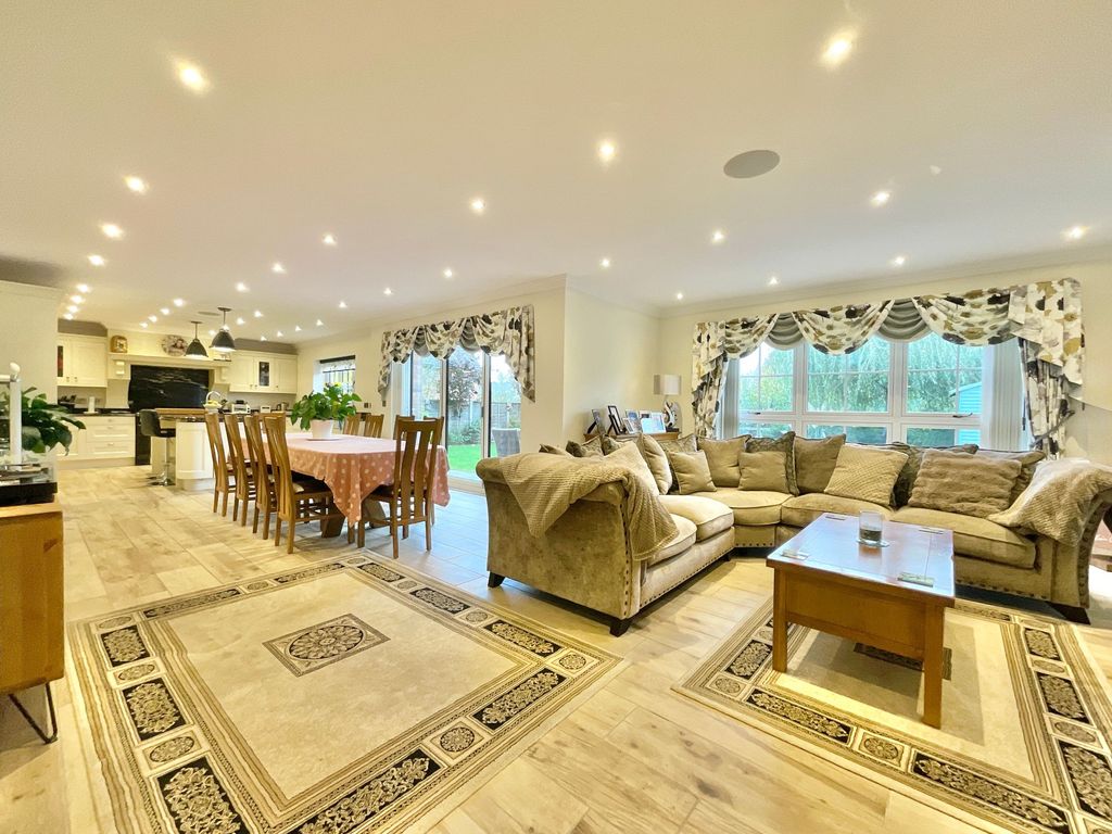 Property photo 2 of 45