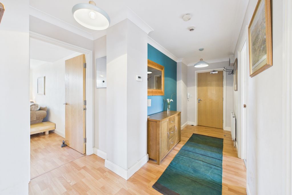 Property photo 2 of 18 Hallway