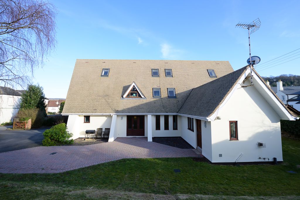 Property photo 3 of 28 Lady Of Lourdes-51