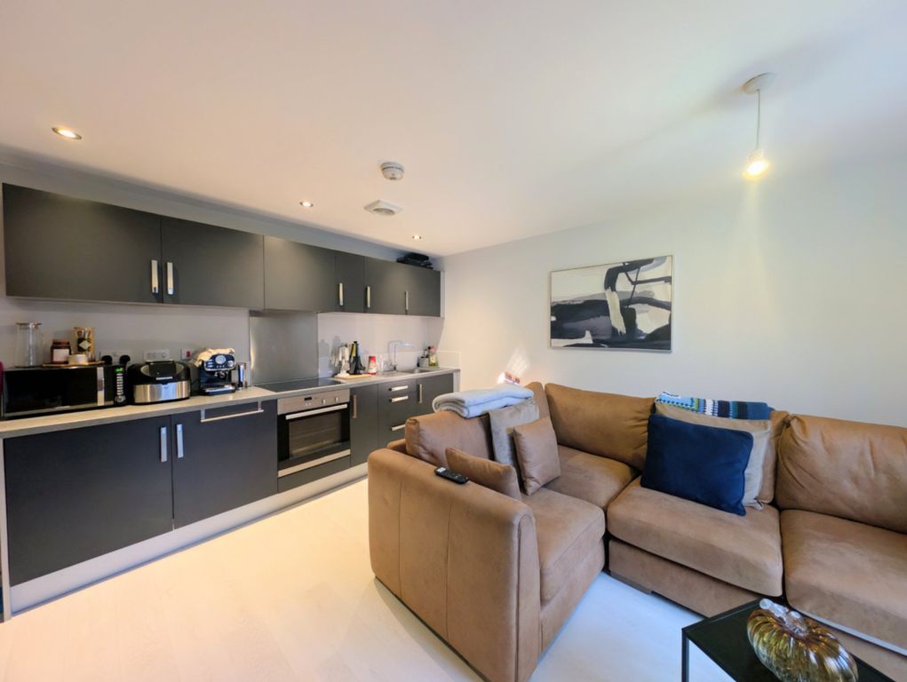 Property photo 2 of 11 Picture No. 28