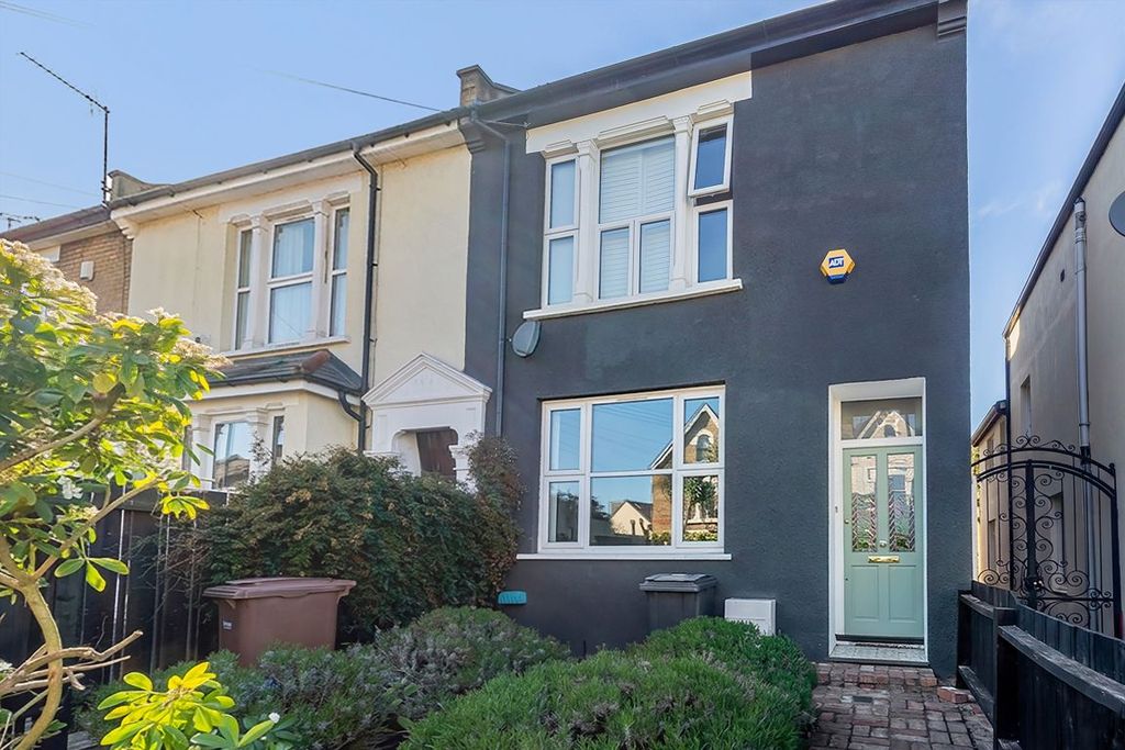 Property photo 1 of 11