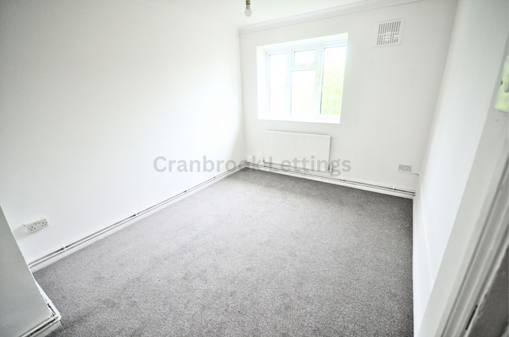 Property photo 3 of 8 Gallery