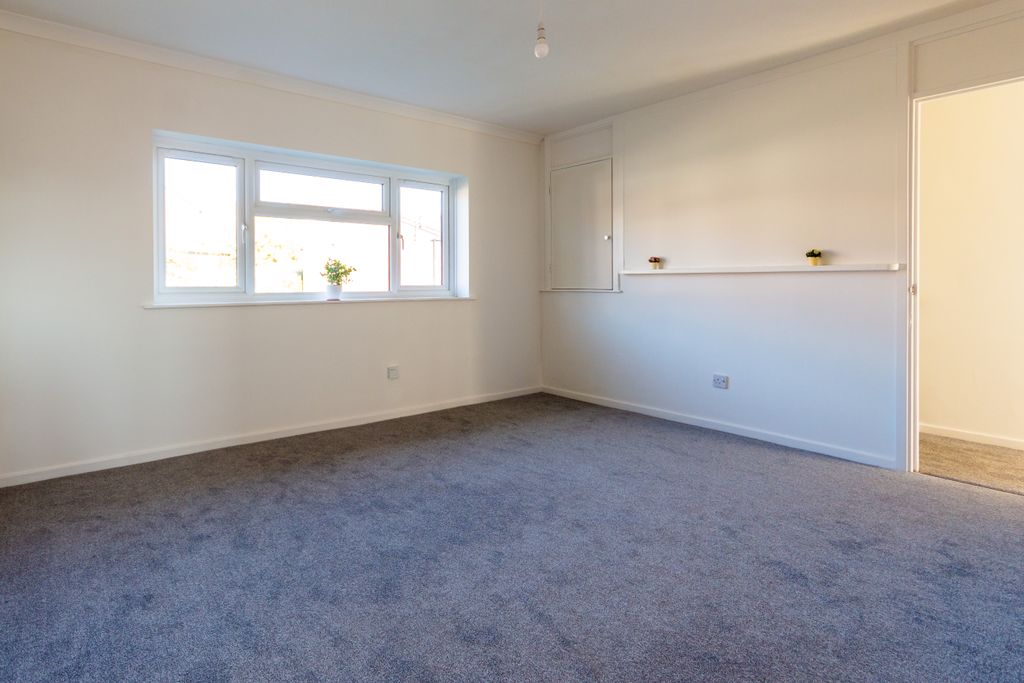 Property photo 2 of 9 Living Room