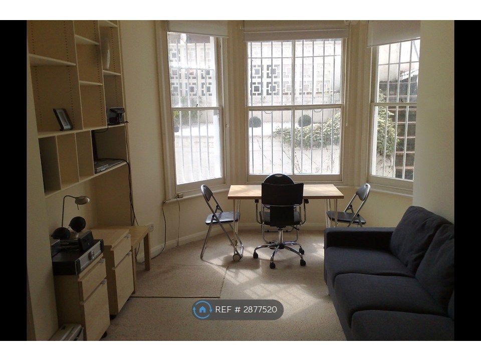 Property photo 2 of 7 Living Room