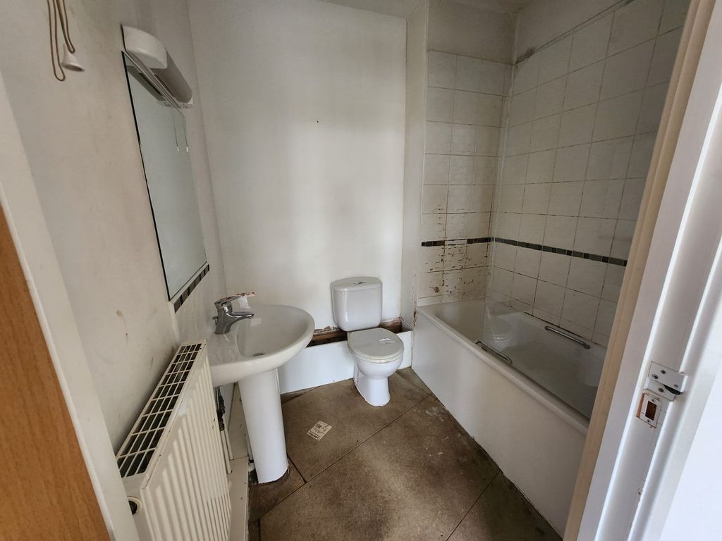 Property photo 2 of 6 Picture No. 04