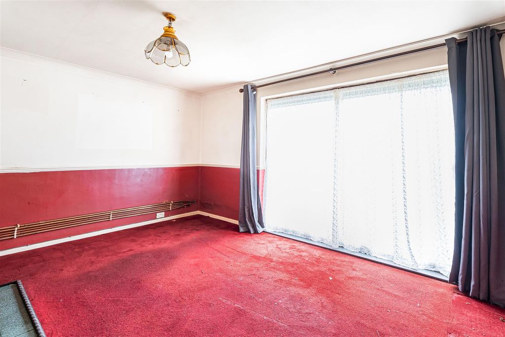 Property photo 3 of 22 3_69582.Jpg