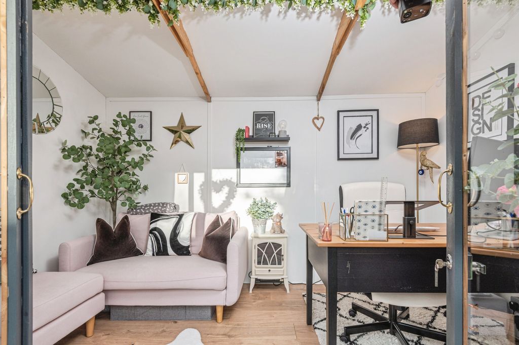 Property photo 3 of 19