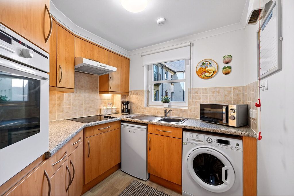 Property photo 3 of 20 Kitchen