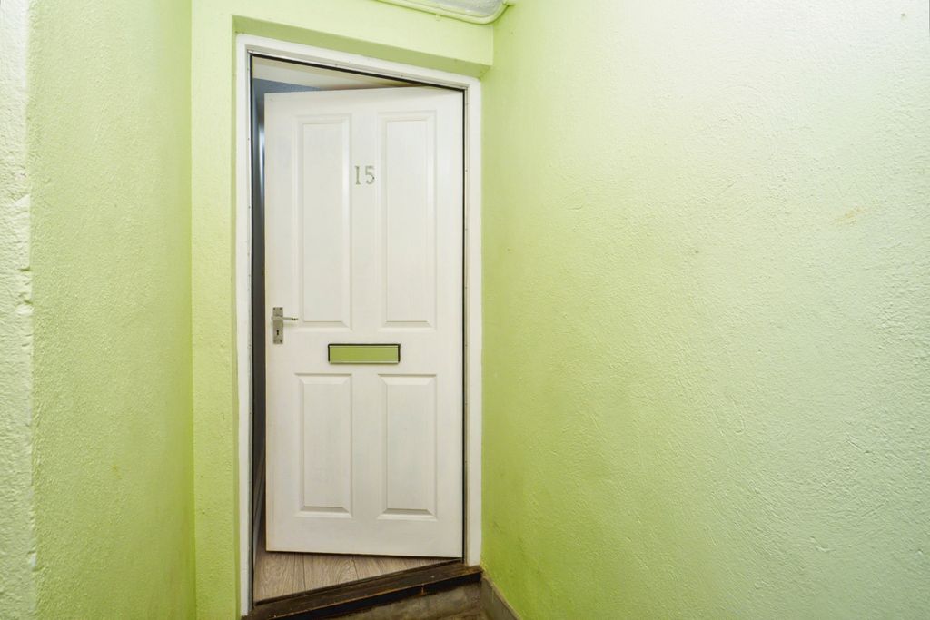 Property photo 3 of 20 Entrance