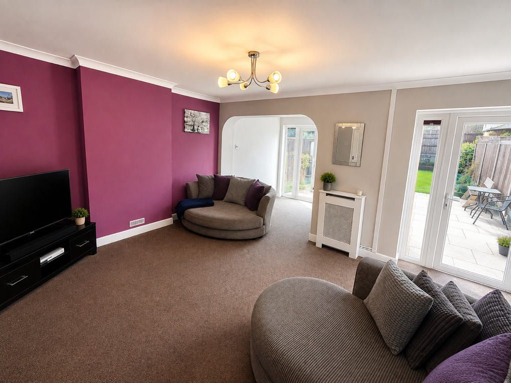 Property photo 2 of 8 7051C861-57B9-4Ddd-A24F-B516E6D7E869