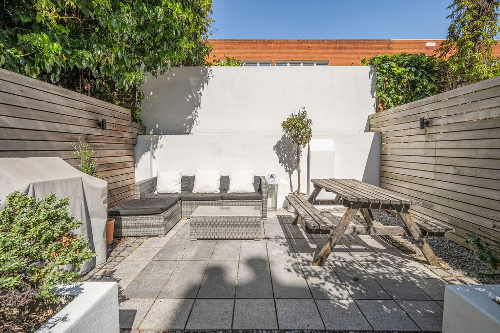 Property photo 3 of 27