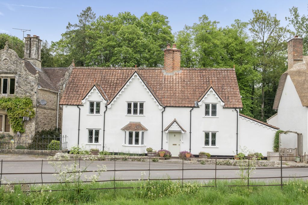 Property photo 1 of 16
