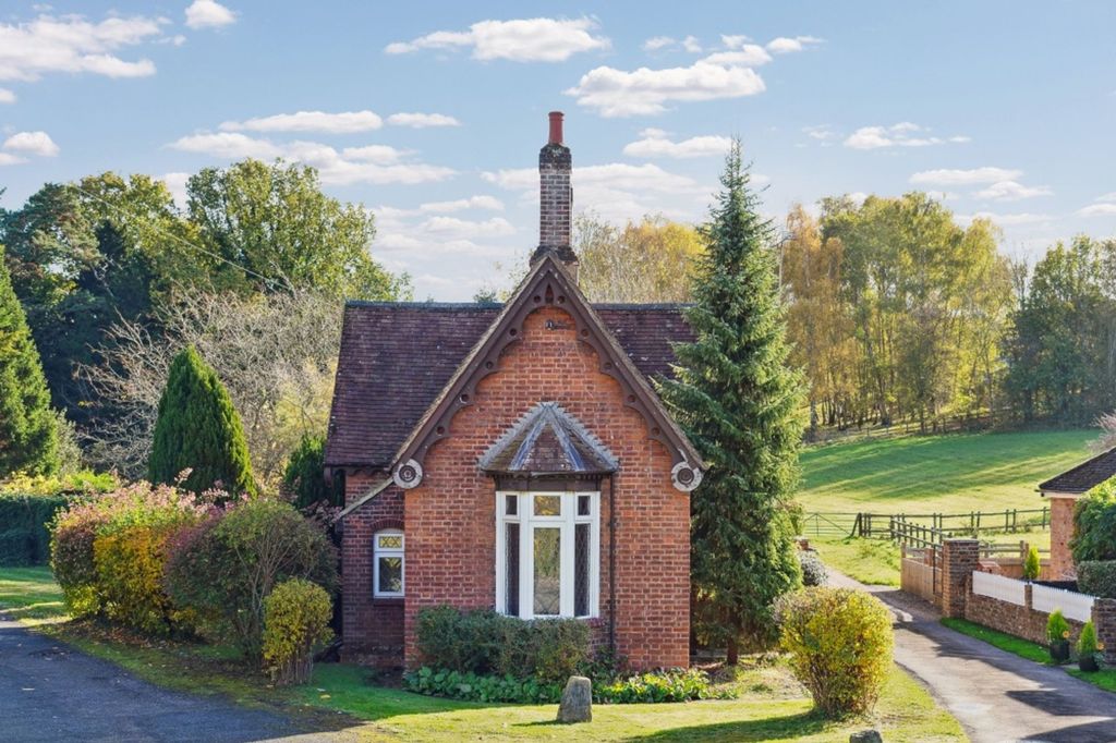 Property photo 1 of 21 Front