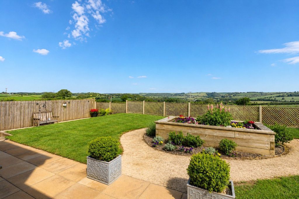 Property photo 2 of 23 Picture No. 44