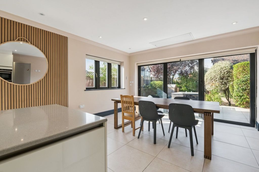 Property photo 3 of 15 Kitchen/Dining