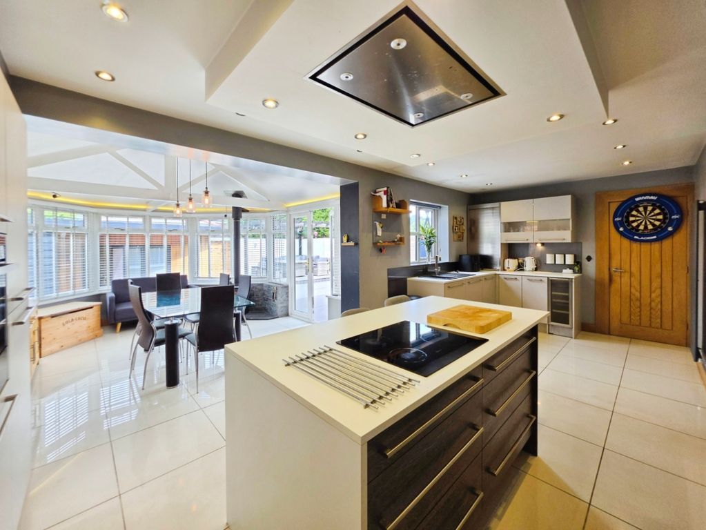 Property photo 2 of 49 Pbox-Img.Jpg