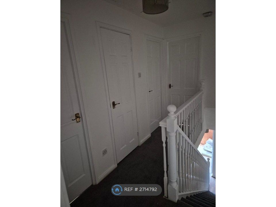 Property photo 1 of 15 Landing