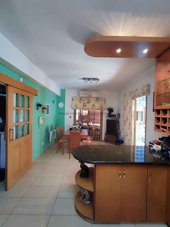 Property photo 2 of 39