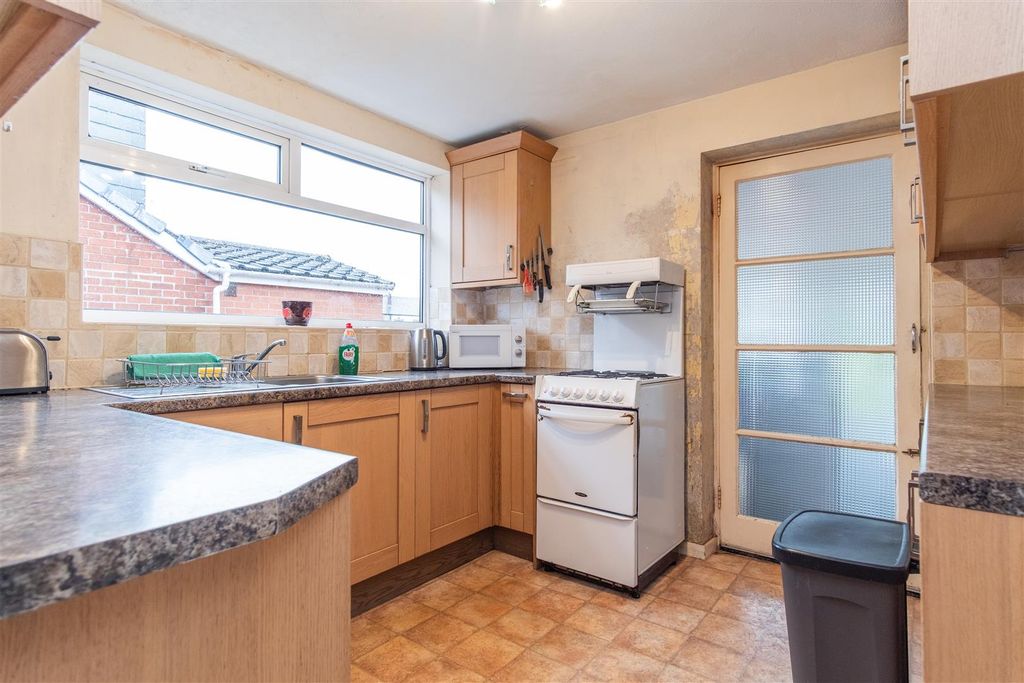 Property photo 3 of 22 Kitchen