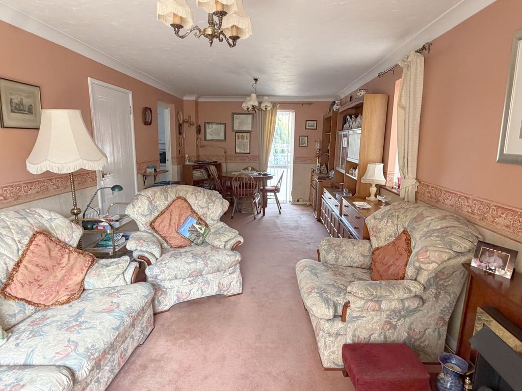 Property photo 3 of 8 Gallery