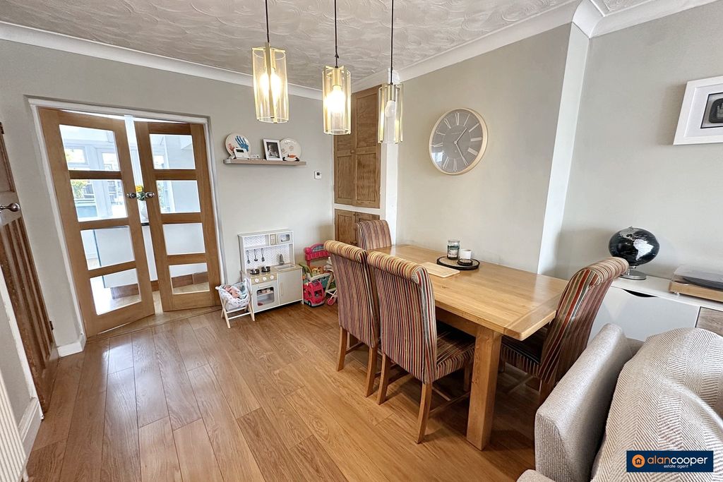 Property photo 3 of 16 4043415
