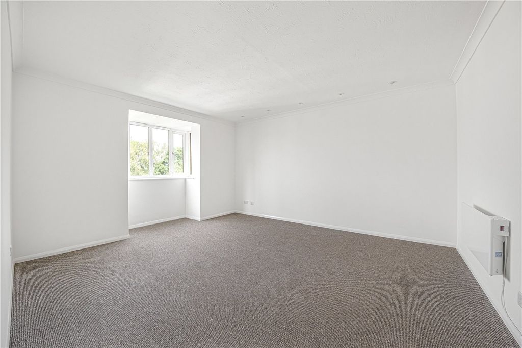 Property photo 2 of 18 Picture No. 13