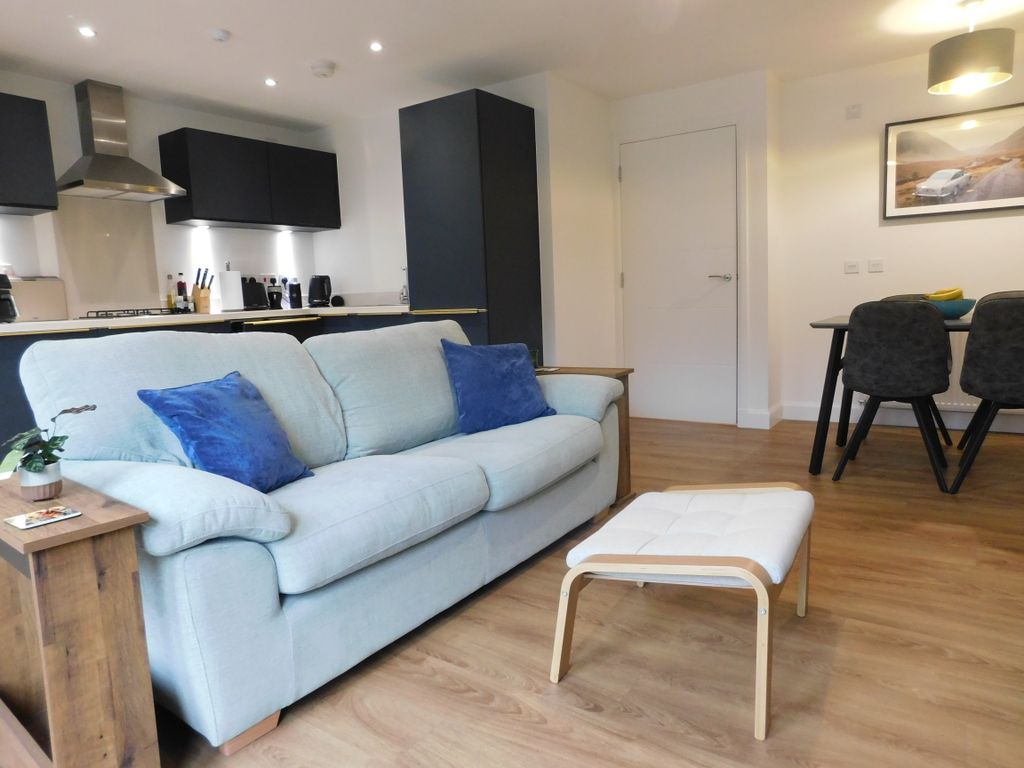 Property photo 2 of 24