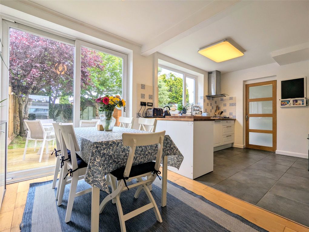 Property photo 2 of 11 Dining Area