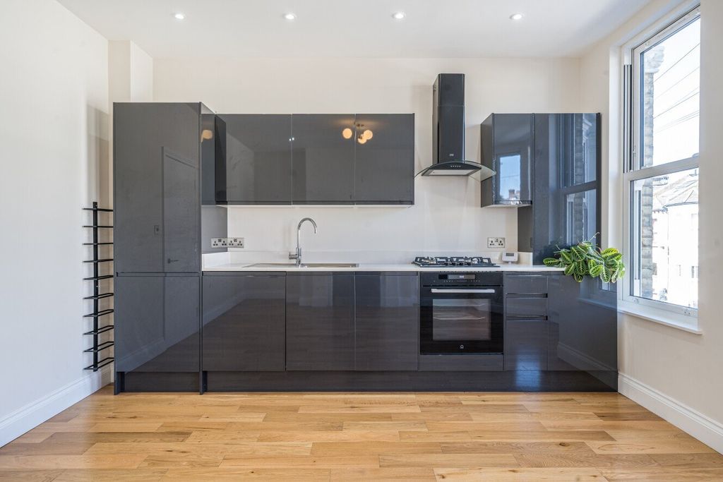 Property photo 3 of 20 Picture No. 34