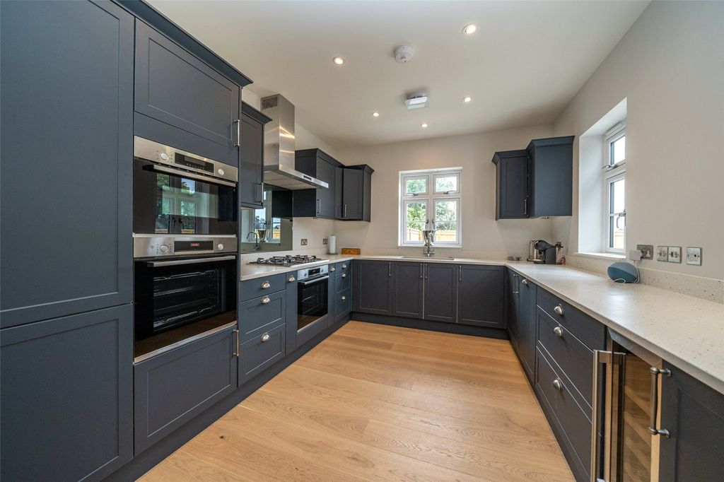 Property photo 3 of 8 Picture No. 08