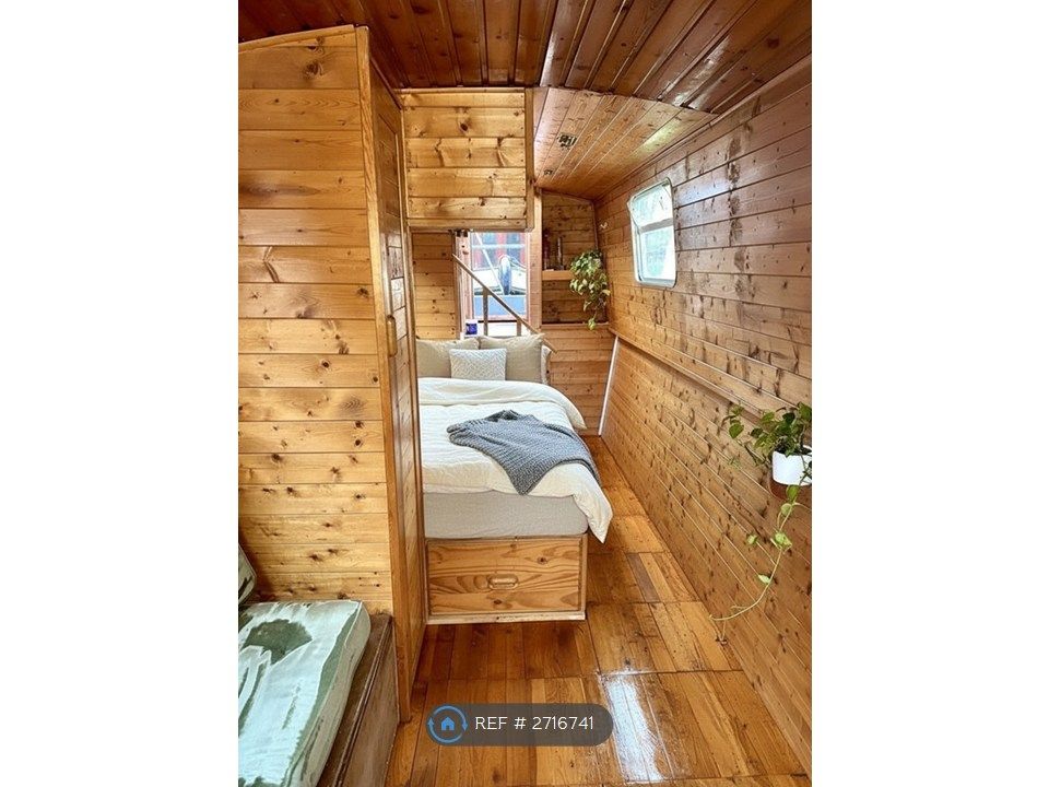 Property photo 1 of 7 Bedroom