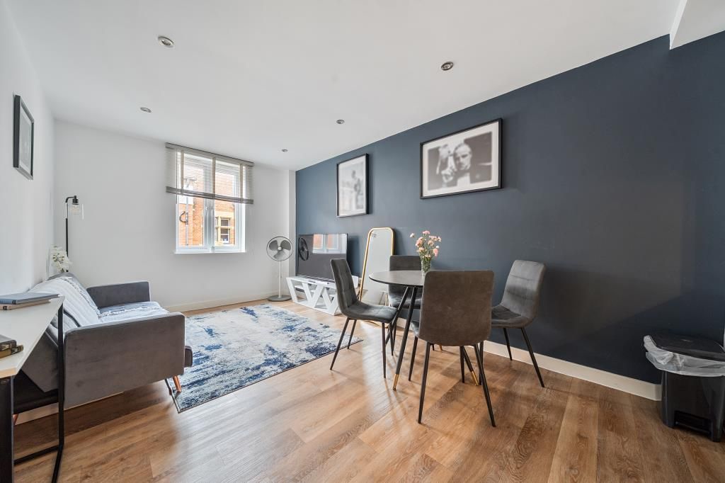 Property photo 2 of 22 Kitchen/Reception