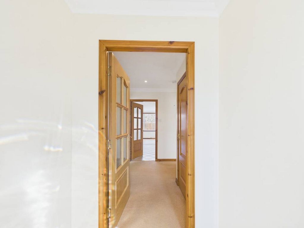 Property photo 2 of 27