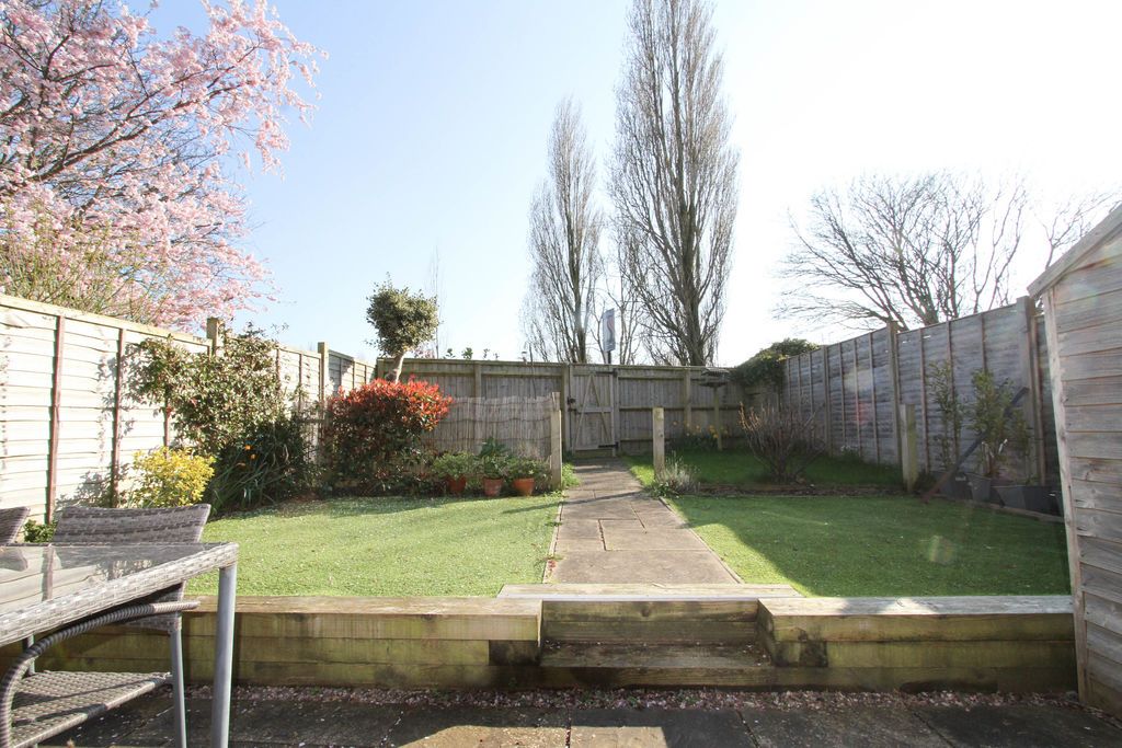 Property photo 3 of 22 Garden