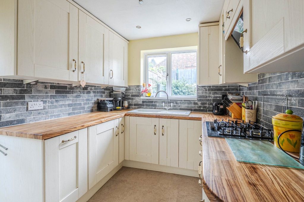 Property photo 3 of 19 Picture No. 12